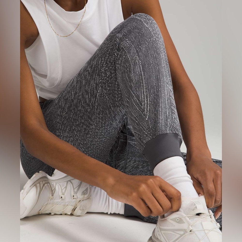 Lululemon Stretch High-Rise Jogger *Full Length Simultaneous Anchor Pants Cuff 4 - Picture 4 of 9